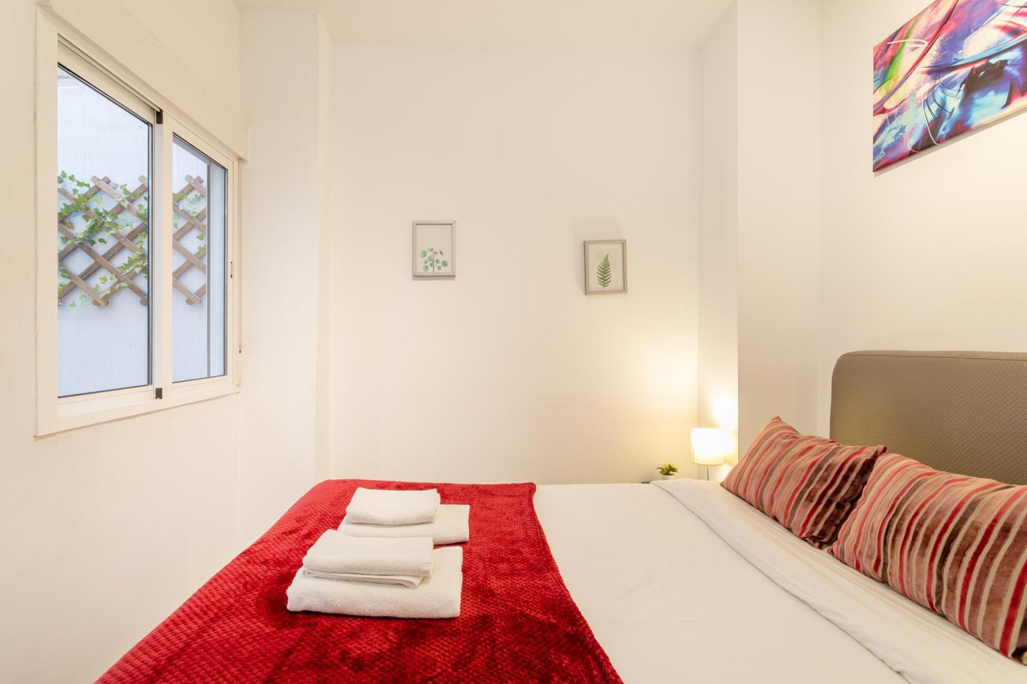 Apartamentos San Leandro, Centro Alicante Eksteriør billede