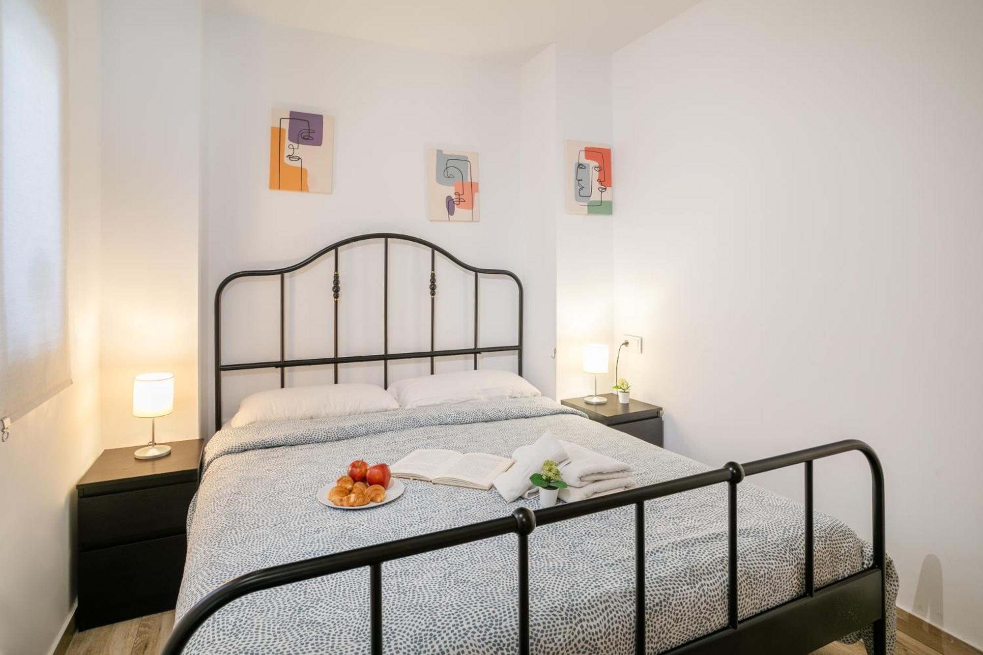 Apartamentos San Leandro, Centro Alicante Eksteriør billede